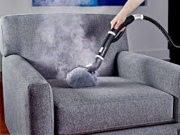 ĐỘC QUYỀN: 3 LÝ DO NÊN CHỌN GIẶT GHẾ SOFA TẠI NHÀ CỦA VỆ SINH AZ NGAY HÔM NAY