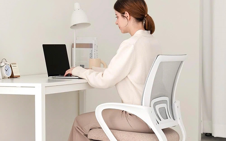 Tại Sao Cần Giặt Ghế Văn Phòng Định Kỳ?